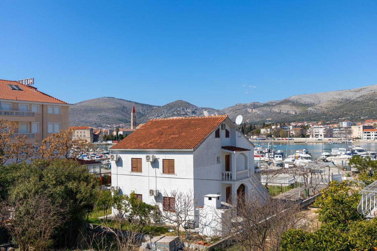 Cozy 1-Bedroom Apartment Near The Center Of Trogir Ngoại thất bức ảnh